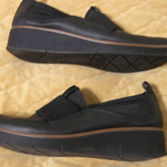 Baretraps  Garner Black Slip-on Women's Size 7M - Picture 3 of 6